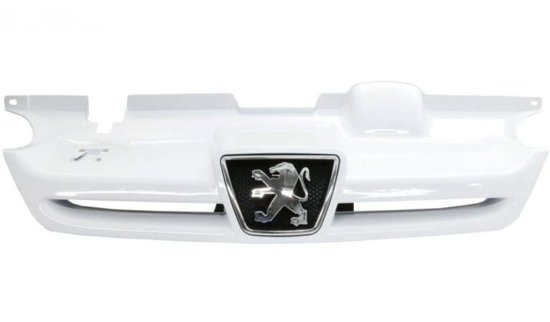 تصویر از جلو پنجره پارس سفید