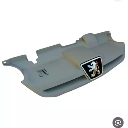 تصویر از جلو پنجره پارس خام