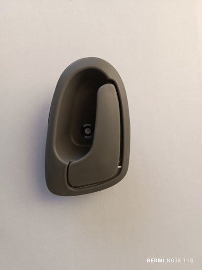 تصویر از دستگیره داخلی تیبا طوسی بی نی سی چپ